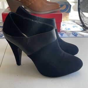 Women’s shoetie heels